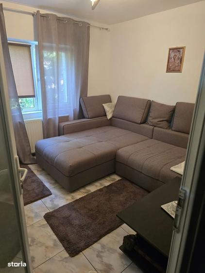 Apartament cu 4 camere decomandat în Micro 16