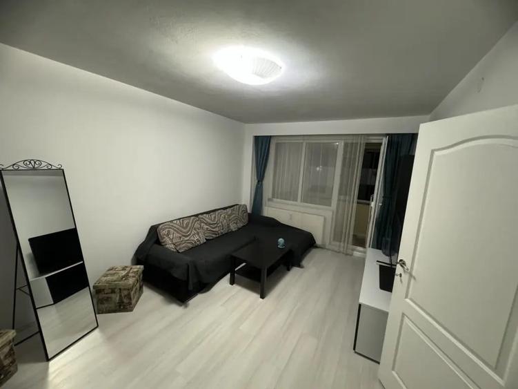 Apartament cu 2 camere decomandat în Berceni