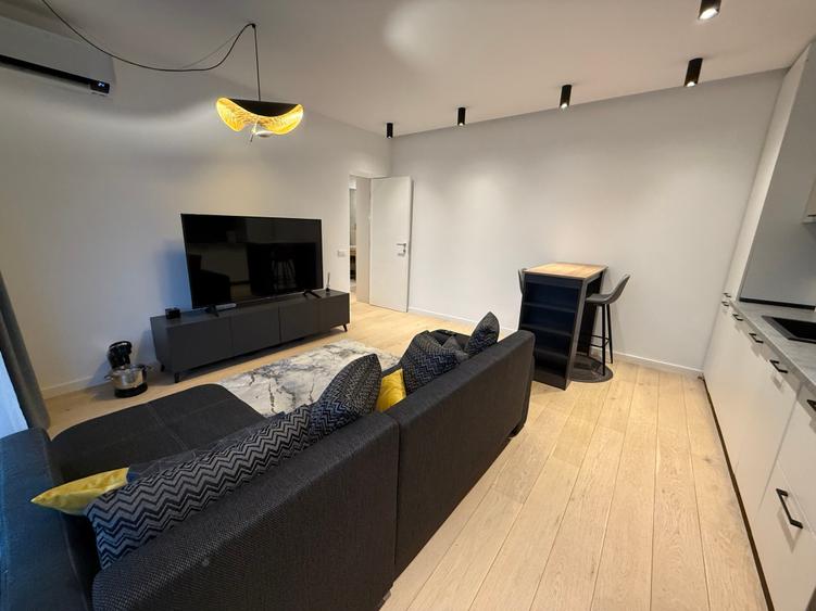 Apartament cu 2 camere decomandat în Aviației