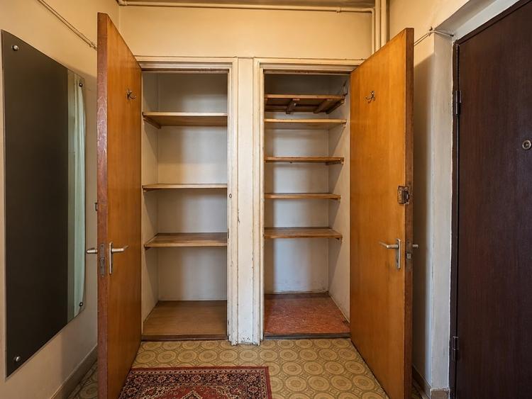 Apartament cu 3 camere circular în Drumul Taberei