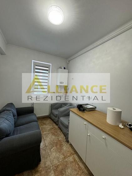 Apartament cu 2 camere decomandat în Central — fotografia 3