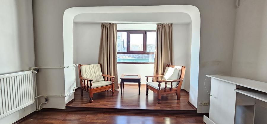 Apartament cu 2 camere decomandat în Calea Victoriei