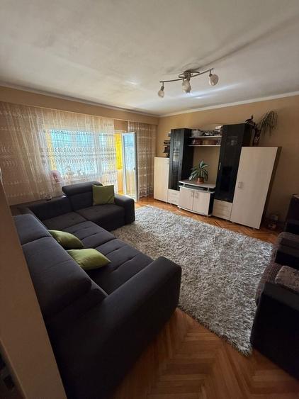 Apartament cu 4 camere decomandat în Gării