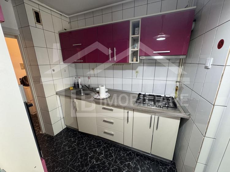 Apartament cu 3 camere,  decomandat, 54 mp, zona E-ON - 9