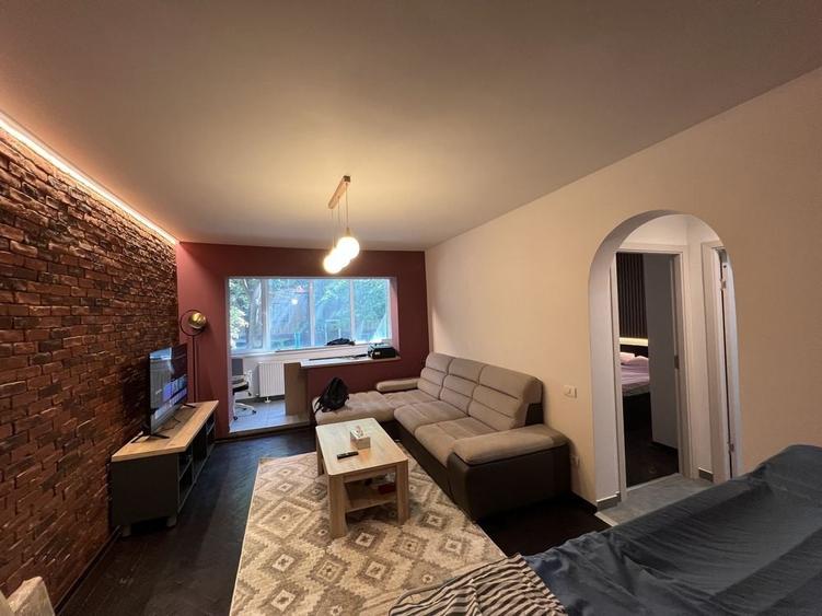 Apartament cu 2 camere decomandat în Eminescu