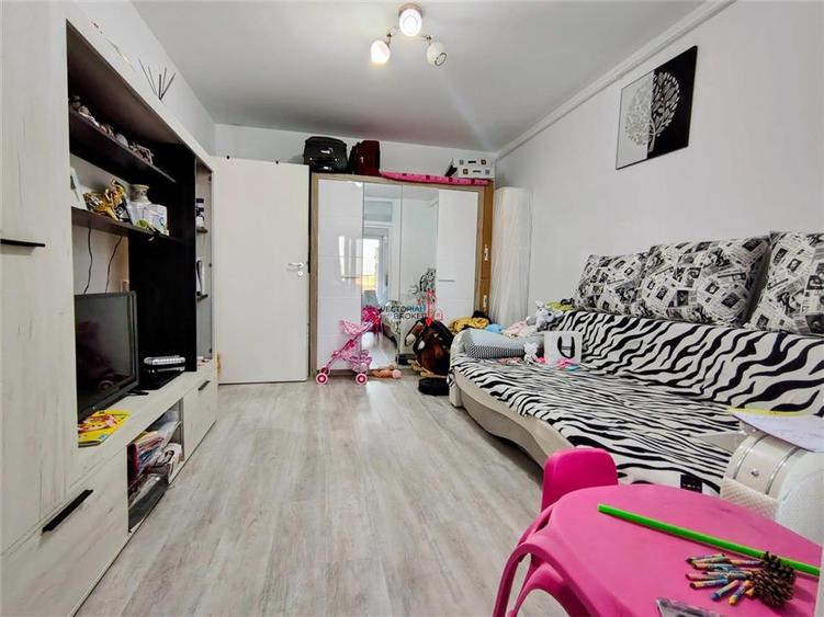 Apartament cu 2 camere semidecomandat, mobilat în Theodor Pallady