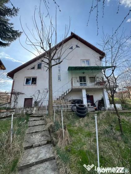 Casă cu 3 camere cu Teren 3300 Mp în Coltău