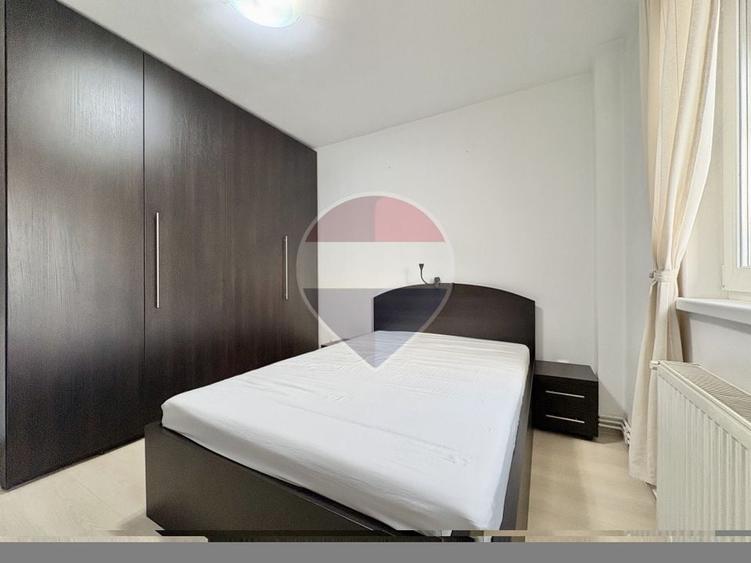 Apartament cu 4 camere semidecomandat, mobilat în Craiter