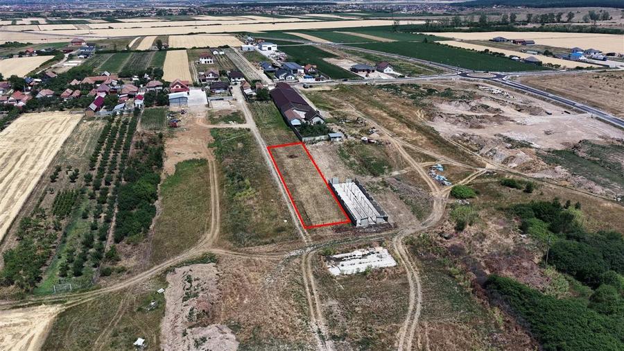 Teren Construcții intravilan de 1232 mp, în Cheriu