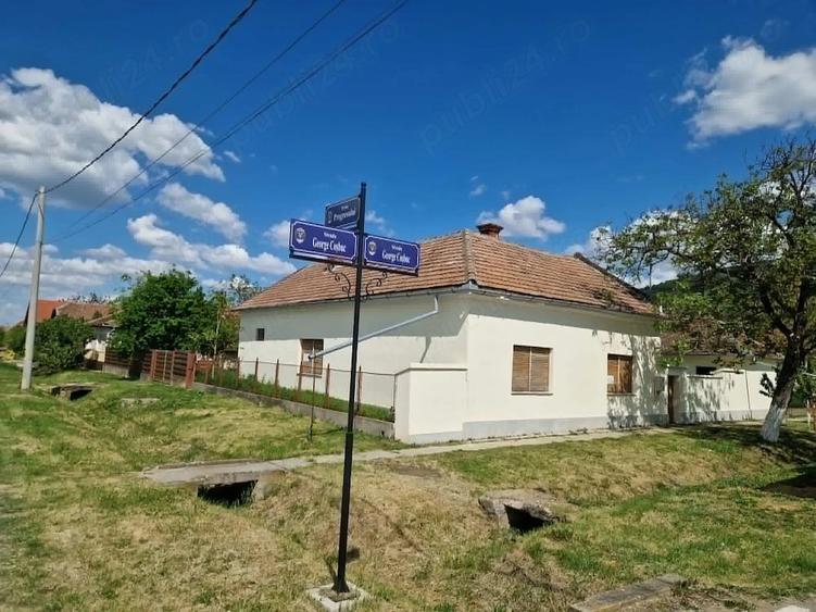 Casă cu Teren 2973 Mp în Șiria