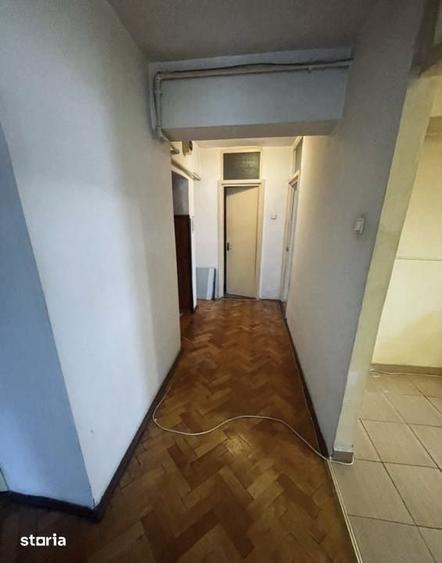 Apartament cu 3 camere decomandat în Chinteni