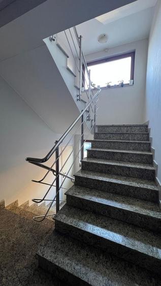 Apartament cu 4 camere decomandat, mobilat în Sisești