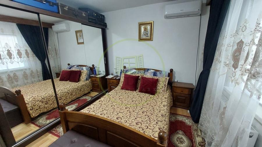 Apartament cu 4 camere decomandat, mobilat în Craiovița Nouă