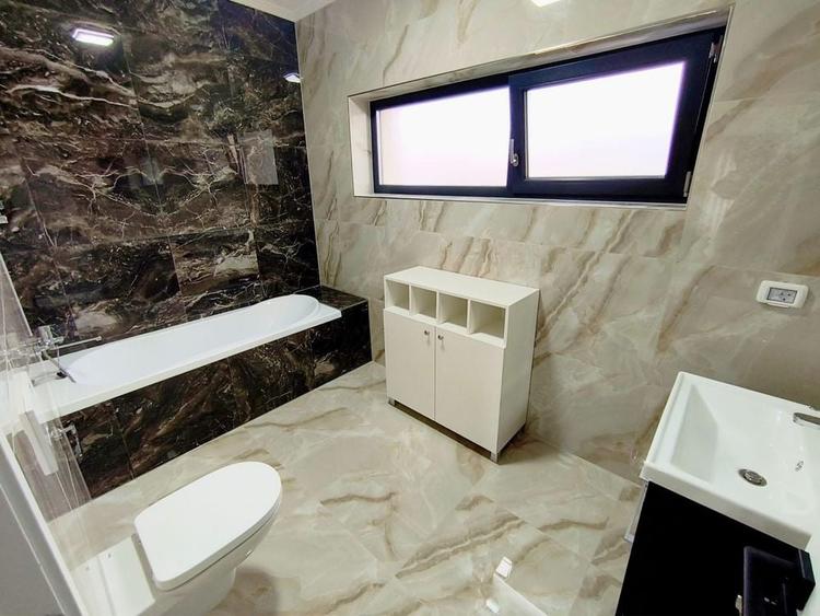 Casă cu 4 camere cu Teren 350 Mp în Central