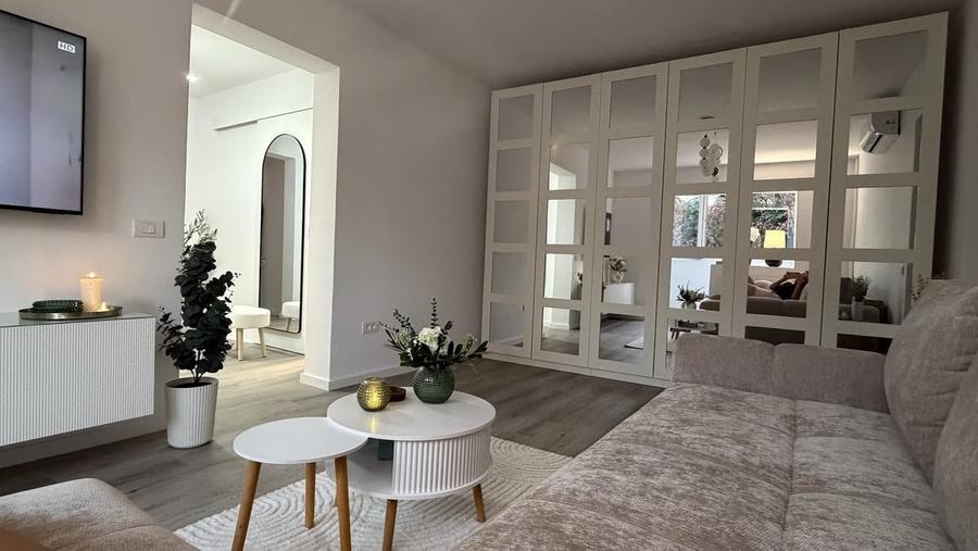 Apartament cu 4 camere semidecomandat în Ștefan cel Mare