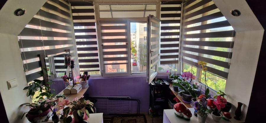 Apartament cu 3 camere semidecomandat, mobilat în Craiovița Nouă