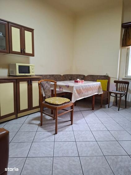 Casă cu 2 camere cu Teren 414 Mp în Central