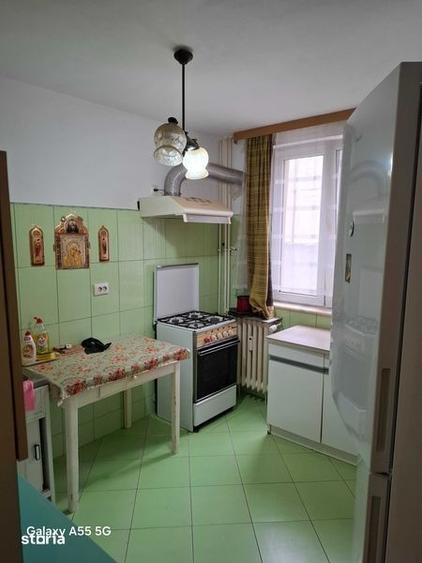 Apartament cu 2 camere decomandat în Drumul Taberei — fotografia 2