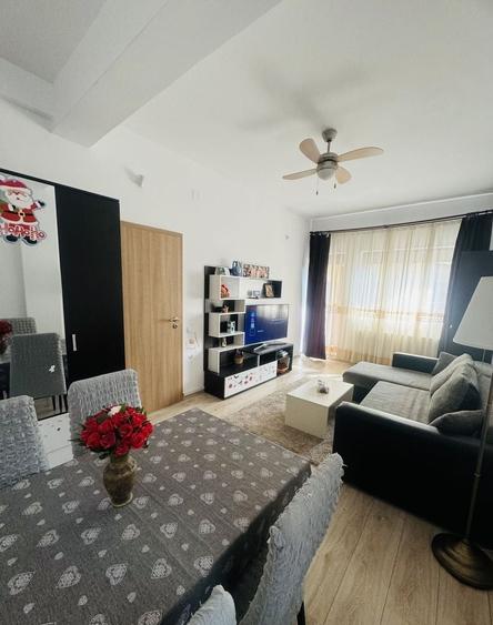 Apartament cu 2 camere decomandat, mobilat în Central