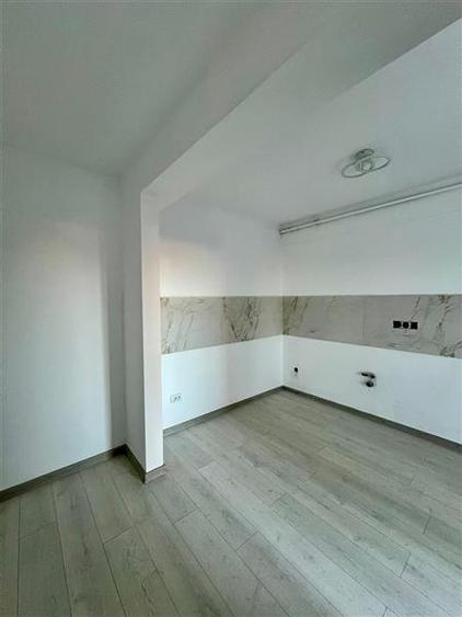Apartament cu 3 camere semidecomandat în Someșeni