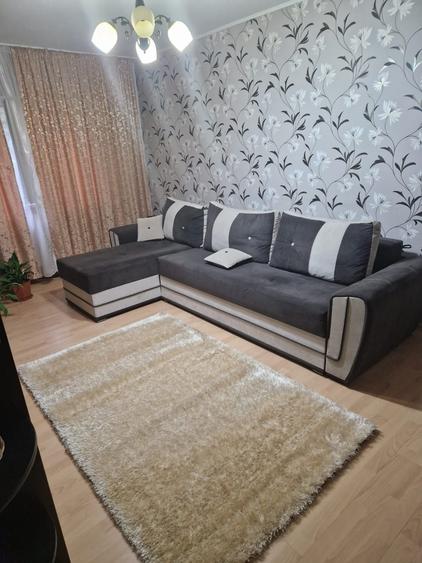 Apartament cu 2 camere decomandat în Școlilor