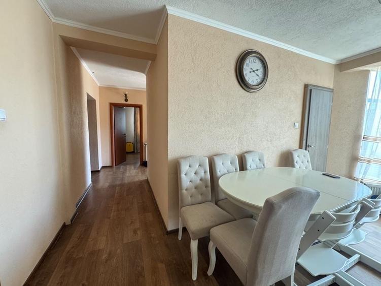 Apartament cu 3 camere în Mărăști