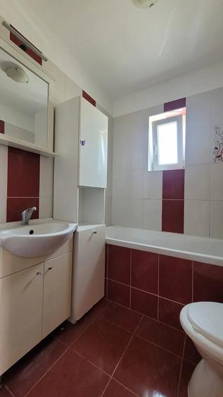 Apartament cu 3 camere decomandat în Lipovei