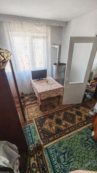 Apartament cu 2 camere semidecomandat în Săvinești