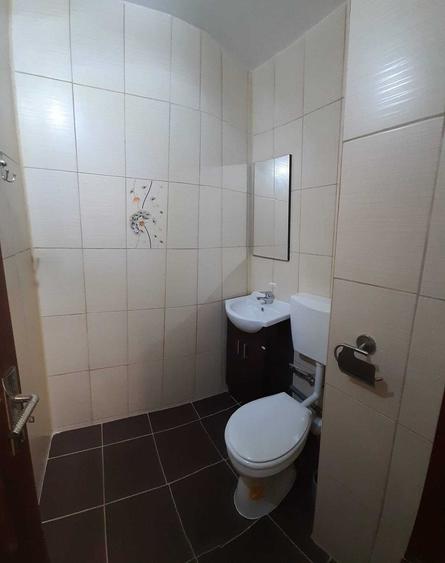 Apartament cu 3 camere decomandat în Exterior Vest