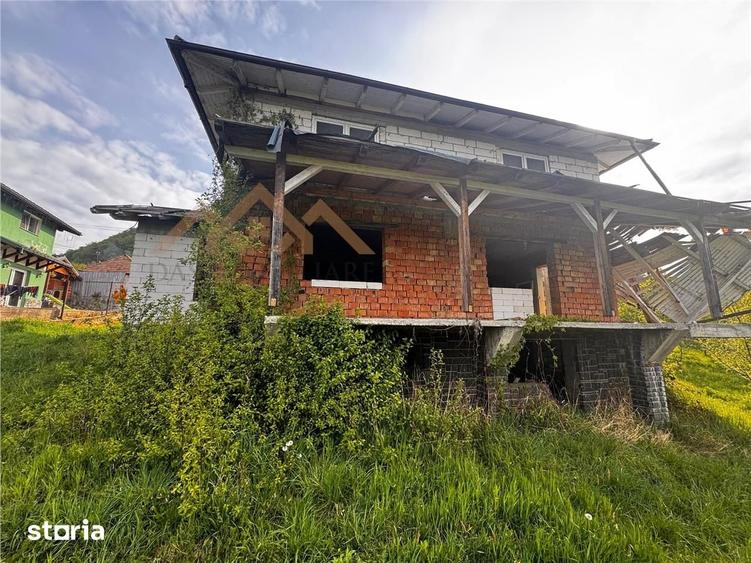 Casă cu 4 camere cu Teren 2341 Mp în Cicârlău