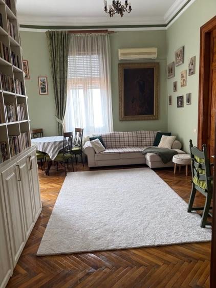Apartament cu 3 camere nedecomandat în Central