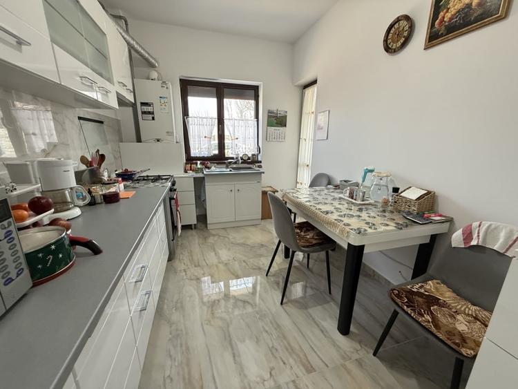Garsonieră decomandată, mobilată în Chișoda
