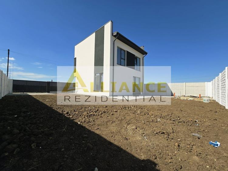 Casă individuală cu 4 camere cu Teren 300 Mp în Berceni