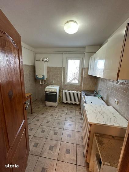 Apartament cu 2 camere decomandat în Podu Roș