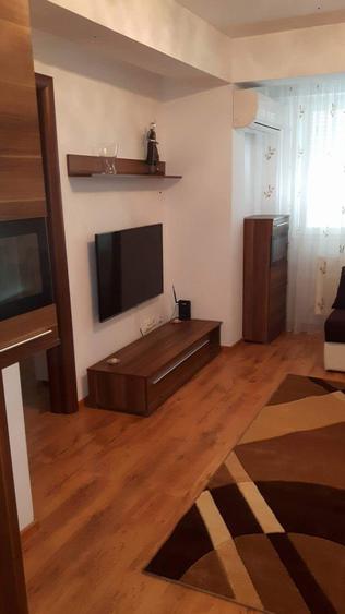 Apartament cu 2 camere semidecomandat în Mihai Bravu