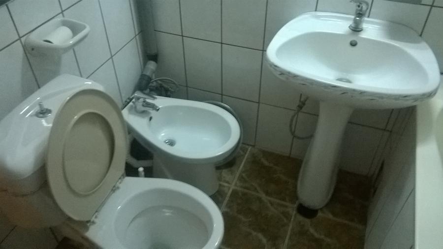Apartament cu 4 camere decomandat în Central