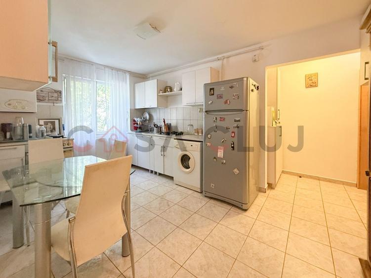 Apartament cu 3 camere semidecomandat, mobilat în Gheorgheni