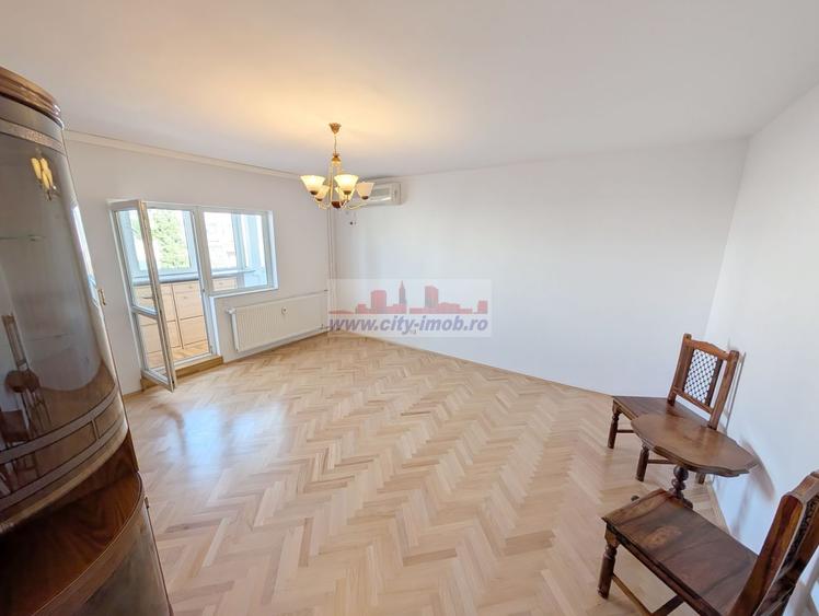 Apartament cu 2 camere decomandat în Victoriei