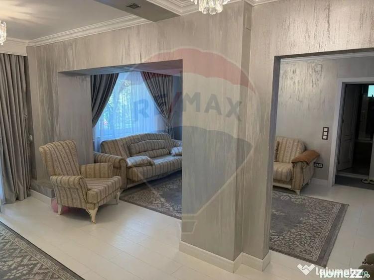 Apartament cu 4 camere semidecomandat în Dristor