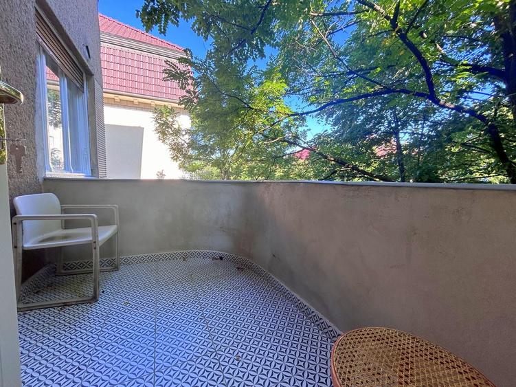 Apartament cu 3 camere decomandat, mobilat în Central