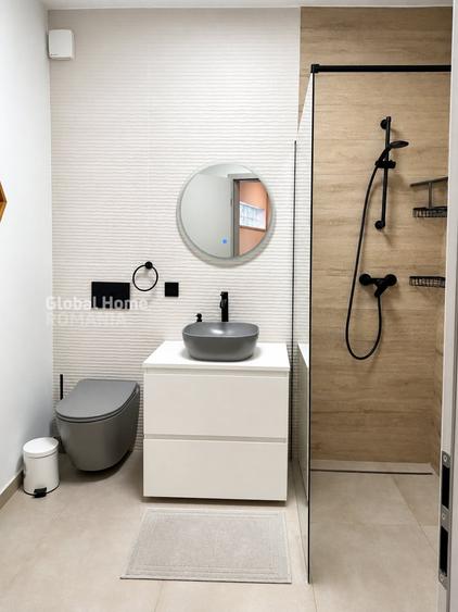 Apartament cu 3 camere decomandat, mobilat în P-ța Romană