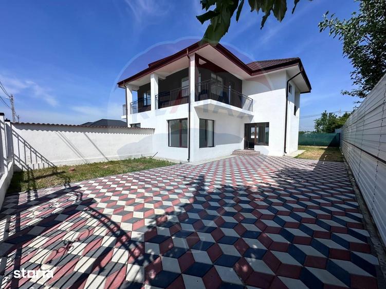 Casă cu 4 camere cu Teren 268 Mp în Crevedia