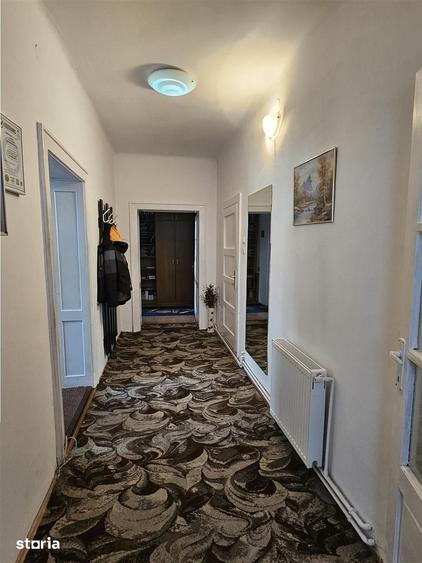 Casă cu 4 camere cu Teren 450 Mp în Trei Stejari