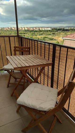 Apartament cu 3 camere decomandat în Lotrioara