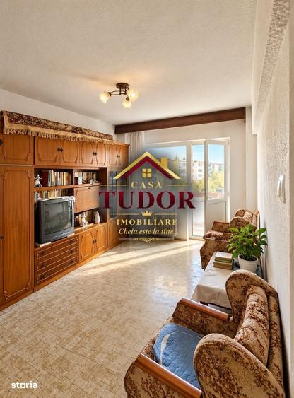 Apartament cu 3 camere decomandat în Trivale