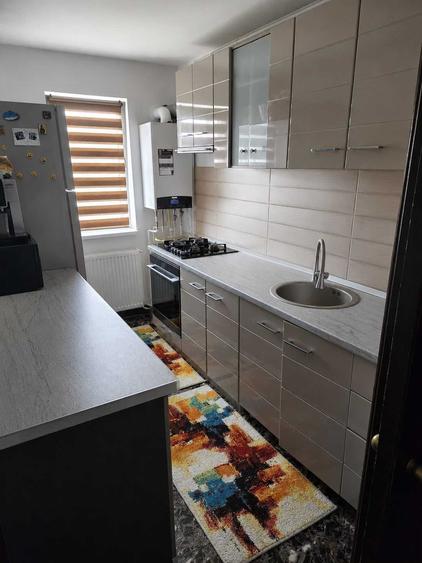 Apartament cu 3 camere semidecomandat în Central