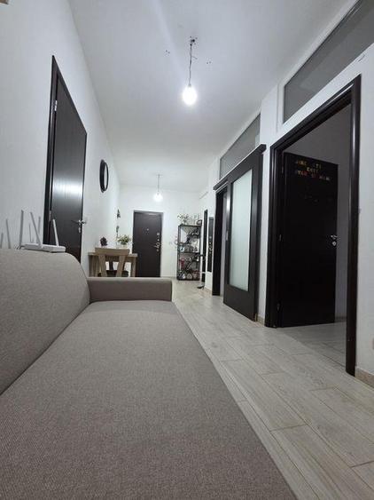 Garsonieră decomandată, mobilată în Valea Adâncă