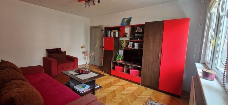Apartament cu 3 camere semidecomandat în Ultracentral