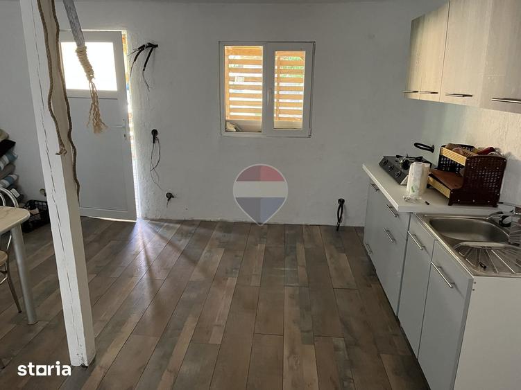 Casă cu 2 camere cu Teren 450 Mp în Coltău