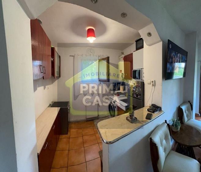 Casă individuală cu 4 camere cu Canalizare în Central